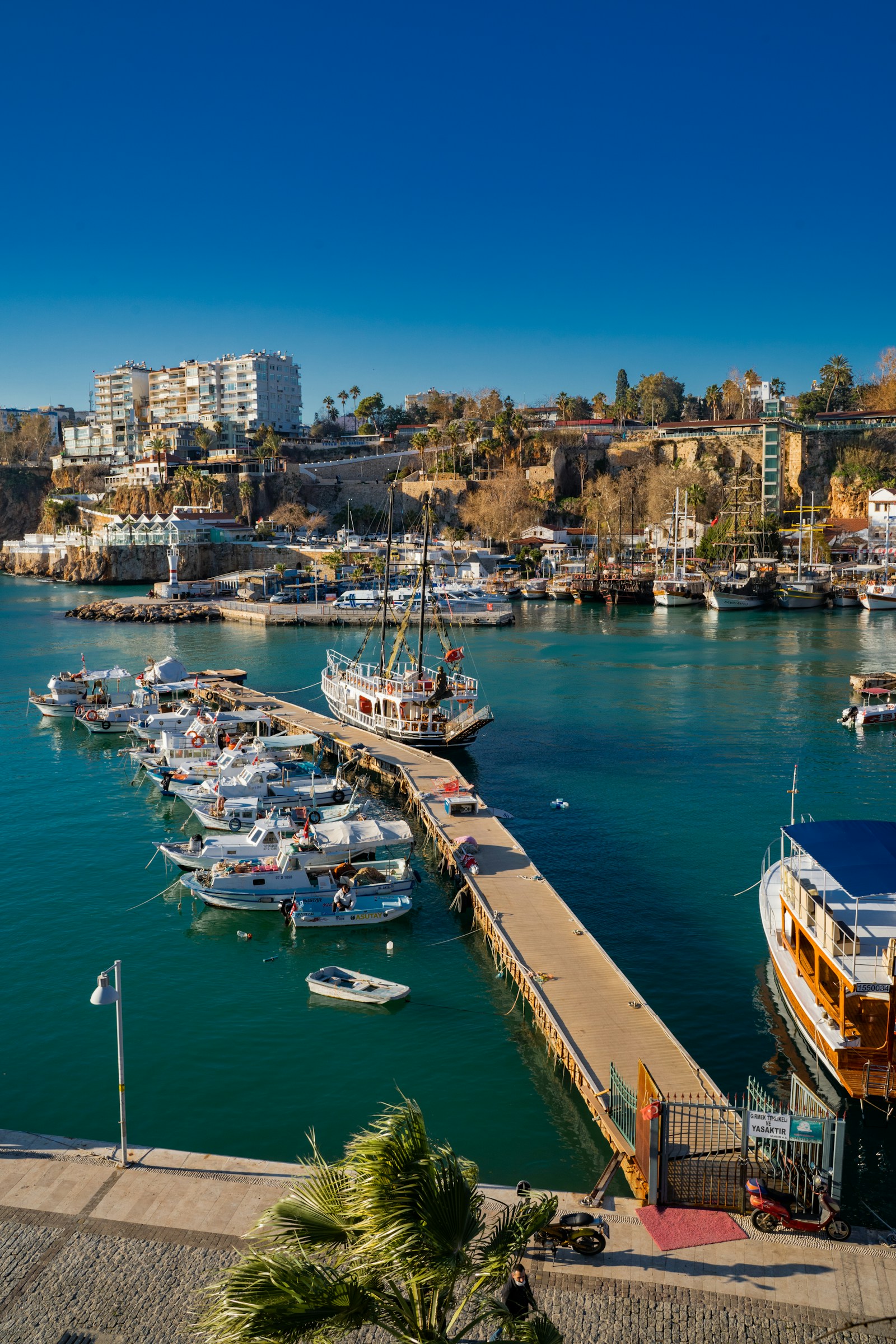 Russian-Speaking Antalya: Where to Live, Bank, and Send Your Kids to School